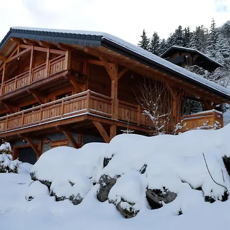 Le P'tit Suisse, Savoyard 샬레 *