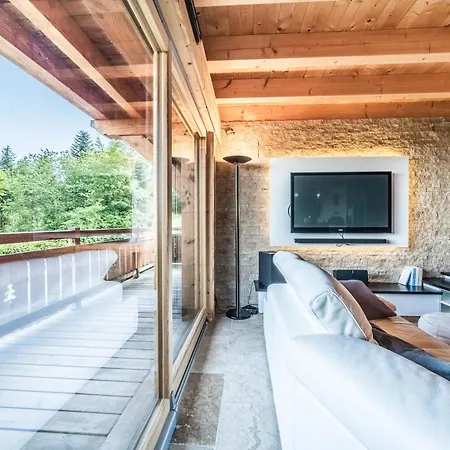 샬레 Le P'tit Suisse, Savoyard 톨롱